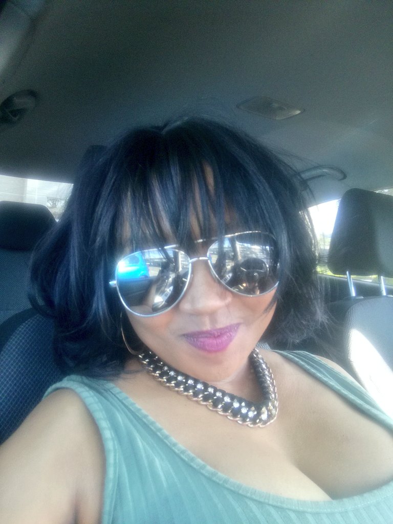 ZarciaZA's tweet photo. Giving the fro a break! Thank you @KeneMphutlane for this wig! I Loooooove it so much! Your service is great and super affordable! ๐๐๐. #GirlTalkZA #TwitterPlug https://t.co/t32UDQy2DO