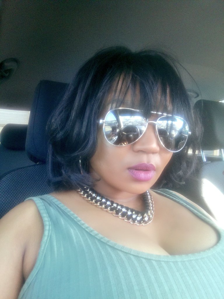 ZarciaZA's tweet photo. Giving the fro a break! Thank you @KeneMphutlane for this wig! I Loooooove it so much! Your service is great and super affordable! ๐๐๐. #GirlTalkZA #TwitterPlug https://t.co/t32UDQy2DO