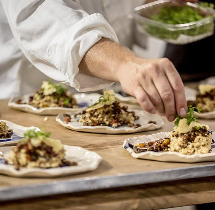 forkmonkeyclub's tweet photo. #fbf to this @GoodFolkSupClub x @Archattack collab last month. So excited to see what 2018 has in store! 📷: IG @lowereastseaside #supperclub #dinnerparty #njfoodie #forkmonkey #theundergroundfoodnetwork #foodporn https://t.co/sgL3fSNT8t