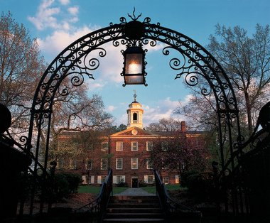 Apply2Rutgers's tweet photo. 📣 ATTENTION APPLICANTS!

Today is the @RutgersU Application Due Date!

Submit new or unfinished apps before midnight tonight to be considered for scholarship and honors opportunities and ensure a decision by February 28!

APPLY: https://t.co/2AEtxlNuYZ 

#Apply2Rutgers https://t.co/0yGH108Nii