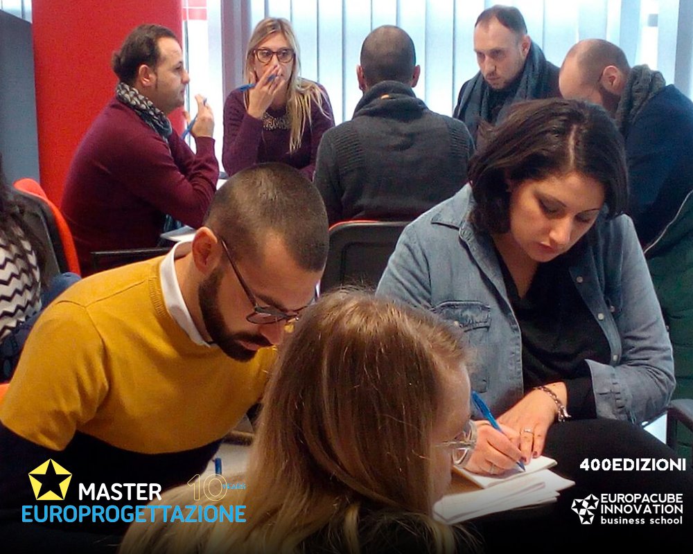 Europa2027's tweet photo. Siamo quasi arrivati al termine della settimana e del Master in #Europrogettazione a Cosenza e Pescara. 🇪🇺 #MasterEU https://t.co/PX0CntMx0R