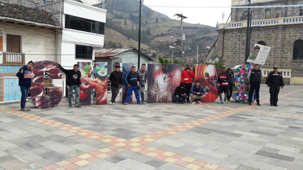 ManuCampuzanoPC's tweet photo. #NosotrosXLaJuventud en su paso por CHIMBO, llevamos el manifiesto juvenil, la lucha incansable de derechos, vamos nos vemos el 11 de diciembre, y pedimos a @Lenin que debe recibirnos en su oficina, x la juventud y x todos, @Vice_Ec @Presidencia_Ec @marialevicuna @el_telegrafo https://t.co/KZBu2PyJkm