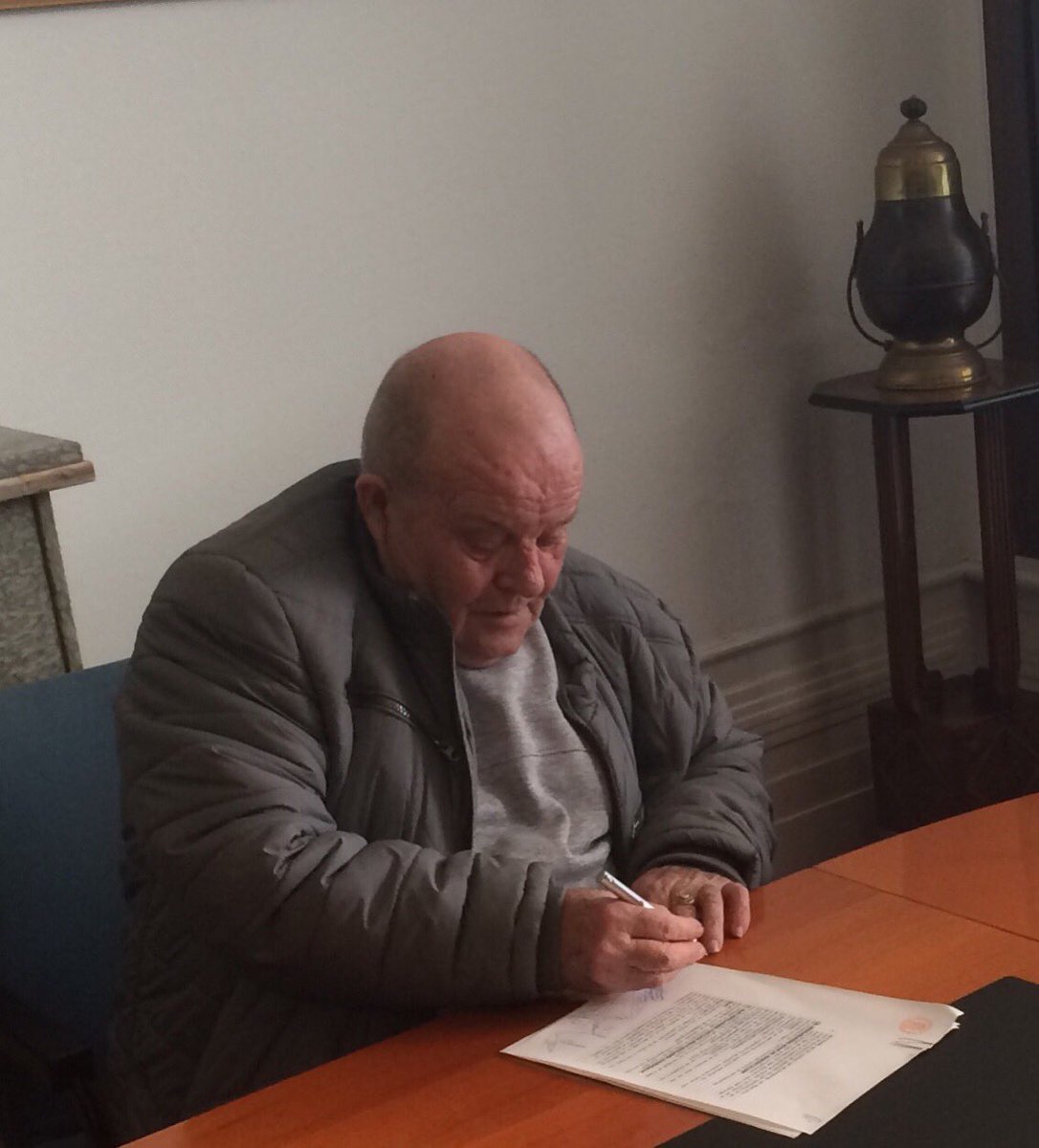 Bedrijf79's tweet photo. Een officieel moment voor @StSchepenbuurt en @StWielenpolle: ondertekening akte WijkBV https://t.co/lKnJb0oPEt