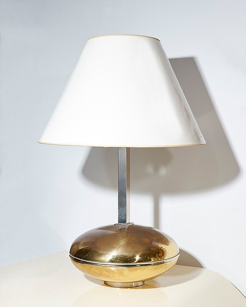 Dickson_Rendall's tweet photo. Brass and chrome lamp - More Information on our website - https://t.co/0mjx9xMgr2
#interiorlighting #lamp #frenchdesign #frenchlighting #1970 https://t.co/p4vZzBe2HQ