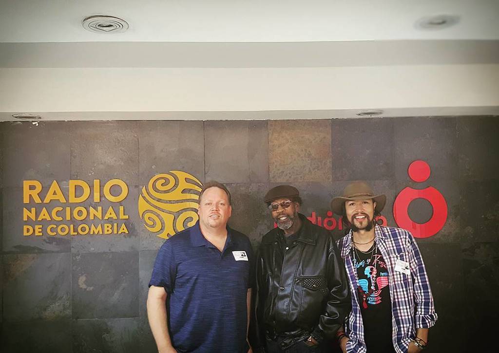 CarlosElliotJr's tweet photo. The gang made it to the house @radionicafm 
#LightninMalcolm @rl.boyce @carloselliotjr
@festivalbluesyfusion https://t.co/nWxDrIiQO0 https://t.co/cvdZAcbkUi