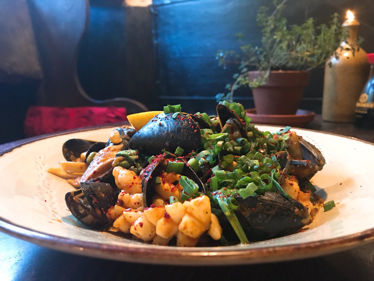 journeysendinn's tweet photo. Seafood lunch #Perfect #HelloDecember #chefs #amazing @sjfisheries @ForestProduce https://t.co/LFtX9jMmYW