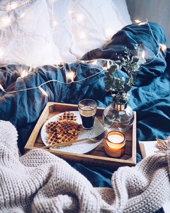 coffeedomru's tweet photo. Домашний уют рождают детали!
Из света,✨ из запаха выпечки,🥐 теплого пледа и кофе в постель! 😋
#coffeedom #coffee #кофе #кофедом  #кофеманы #уют #дом https://t.co/MAoXvFzswj