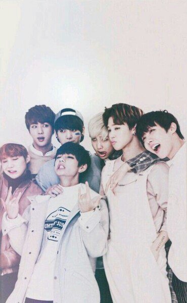 RimmaChang's tweet photo. BTS #MAMARedCarpet https://t.co/FtM4ADKpsB