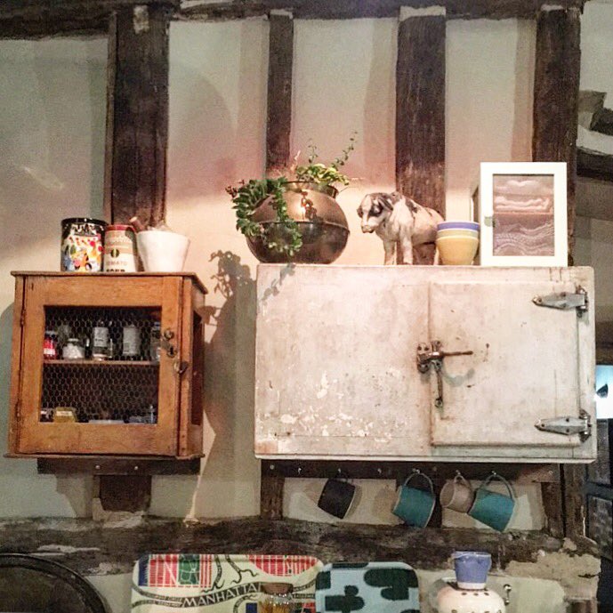 Jocurioushouse's tweet photo. Easy to construct your own kitchen from reclaimed pieces. This old #fridgebox was picked up from @homebarn  and this old #cheese box from a charity shop. Fix them to the wall with reclaimed timber #barn #kitchen #freestanding #reclamation #barn #diy #sourcing #charityshop #thrift https://t.co/wxJv4xDFwb