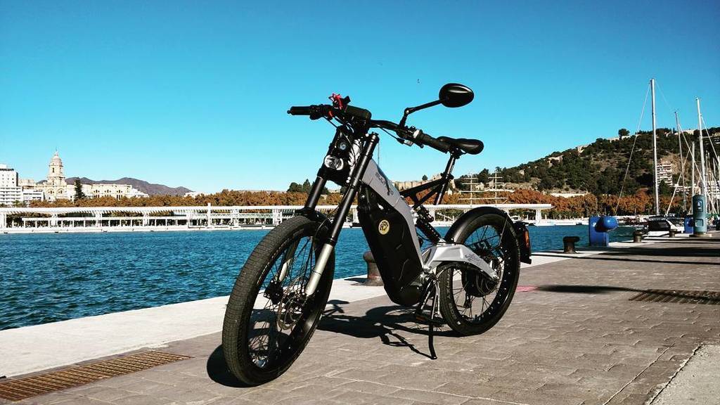 Hoy estamos probando algo realmente diferente, la nueva #BultacoAlbero 50%Bici, 50%Moto y 100% eléctrica ¿Qué os parece? (por @claverod ) #motorbike #electric #bultaco #electricride ift.tt/2BASaVL