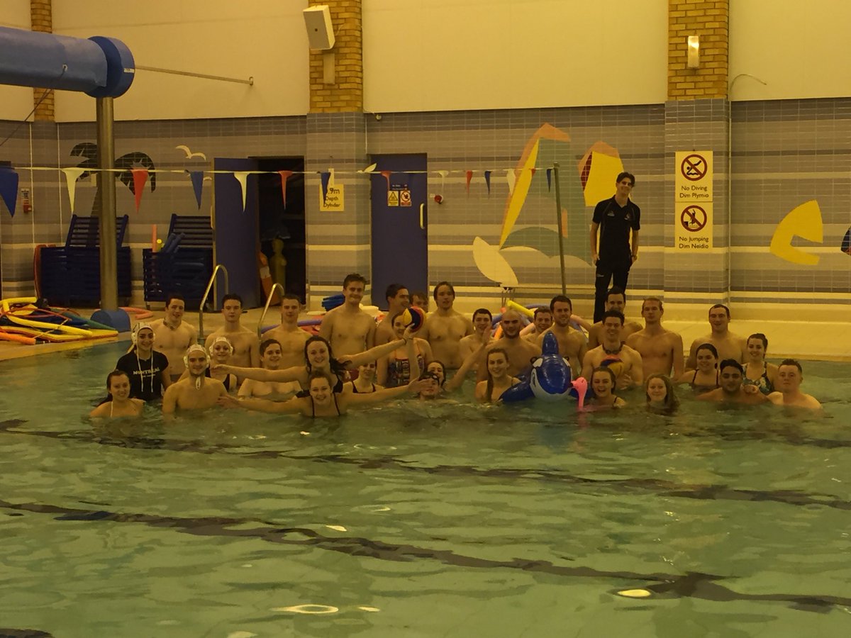 CARDIFFUSWPC's tweet photo. Fantastic joint sober social last night with @CardiffLacrosse full of woggle races&amp; inflatable games 💦 thanks for coming! @CardiffAU https://t.co/bkPAk33h97