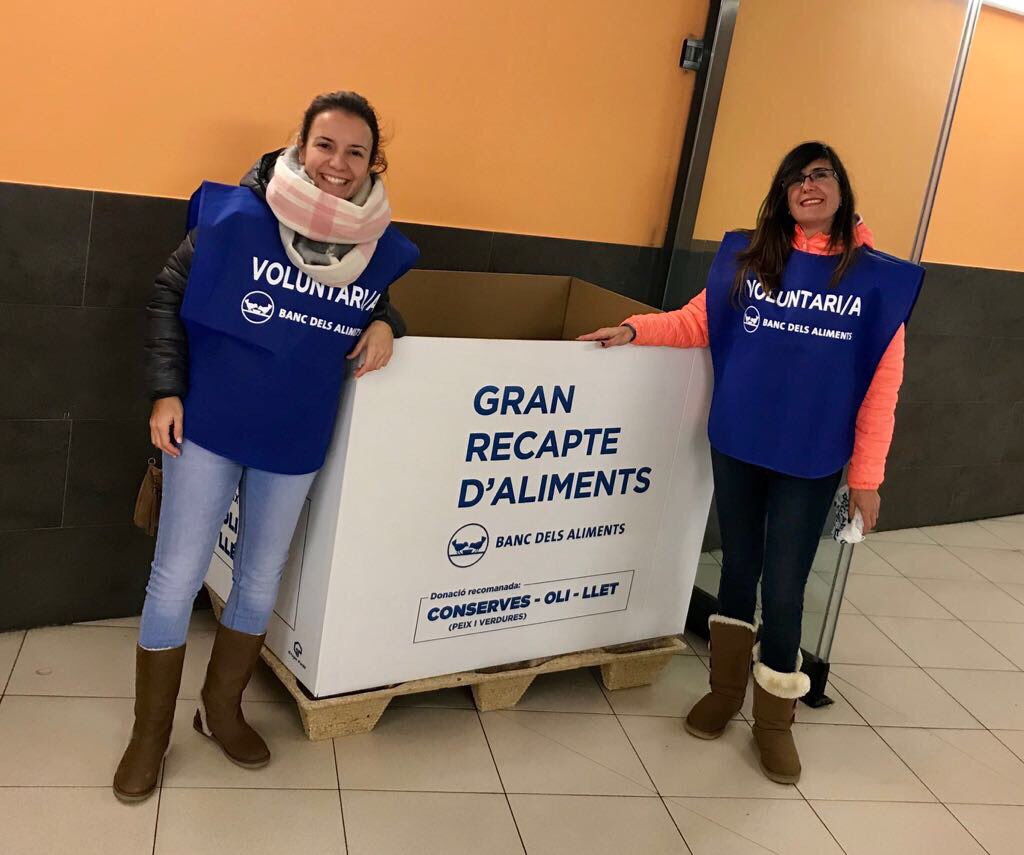 RCDEspanyol's tweet photo. El #GranRecapte ja està en marxa i us animem a participar! Els empleats del #RCDE col•laboren durant tot el dia amb aquesta iniciativa! Siguem solidaris! #TonesdeVoluntat https://t.co/xW4K8kB5JE
