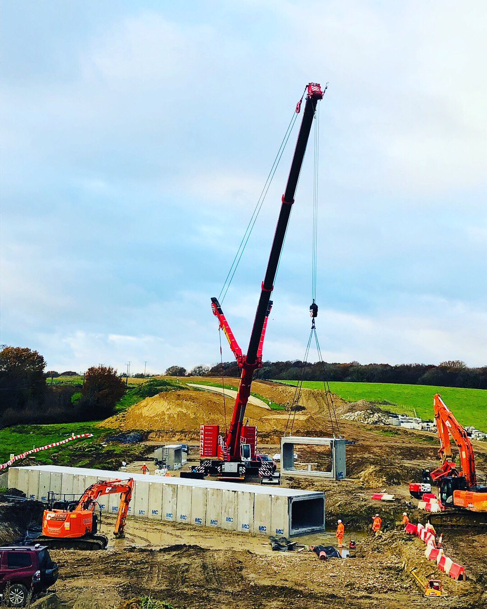 CityLifting's tweet photo. The end of a busy week for our #Liebherr 350te #mobilecrane 👏 well done everyone!
#citylifting #crane #cranes #cranepic #cranegame #cranework #cranesinthesky #craneoperator #red #bexhill #busy #teamwork #lift #lifting @Liebherr @LH_Construction @Liebherr_GB https://t.co/pLOu6mC7ZB