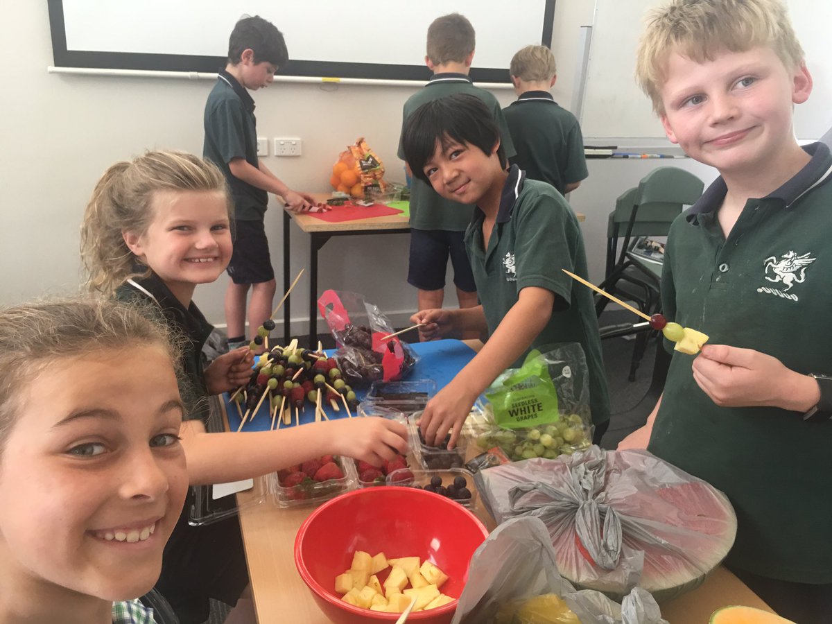 TGCThreeA's tweet photo. Thank you to all who purchased from our cake stall today! We will be selling again on Monday at lunchtime, so if you would like to bake something to contribute, please feel free! Please be mindful that we are a nut free school, including nut based flour! #miniboss #bushikori https://t.co/5HqEkTZ4N9