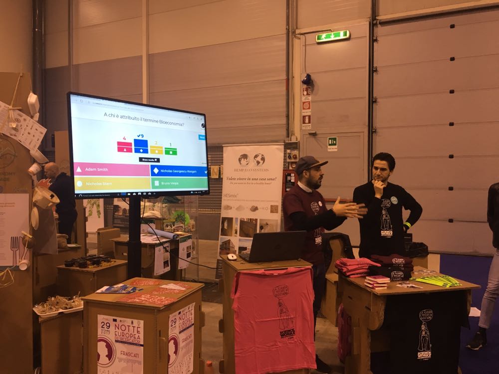 FrascatiScienza's tweet photo. Siamo presenti alla @MakerFaireRome nel "Bioeconomy Village" promosso da @STAR_ProBio e @BIOWAYS_EU #MFR17 https://t.co/XgEa0yfI4X