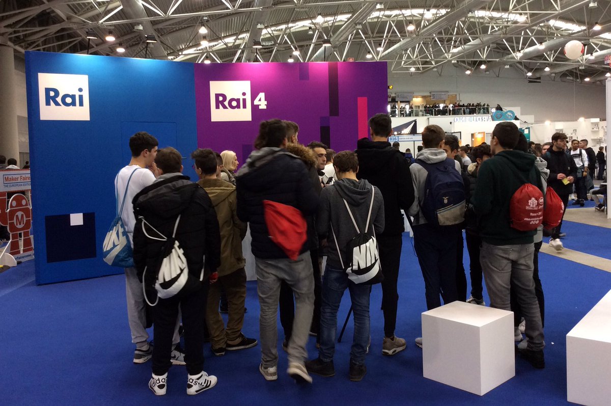 RaiQuattro's tweet photo. #MFR2017 ci siamo anche noi! Venite a trovarci (pav. 7 sp. F8), sabato e domenica alle 12 e alle 15 ci saranno anche i ragazzi di @KudosRai4 https://t.co/QAxFKMc7RO