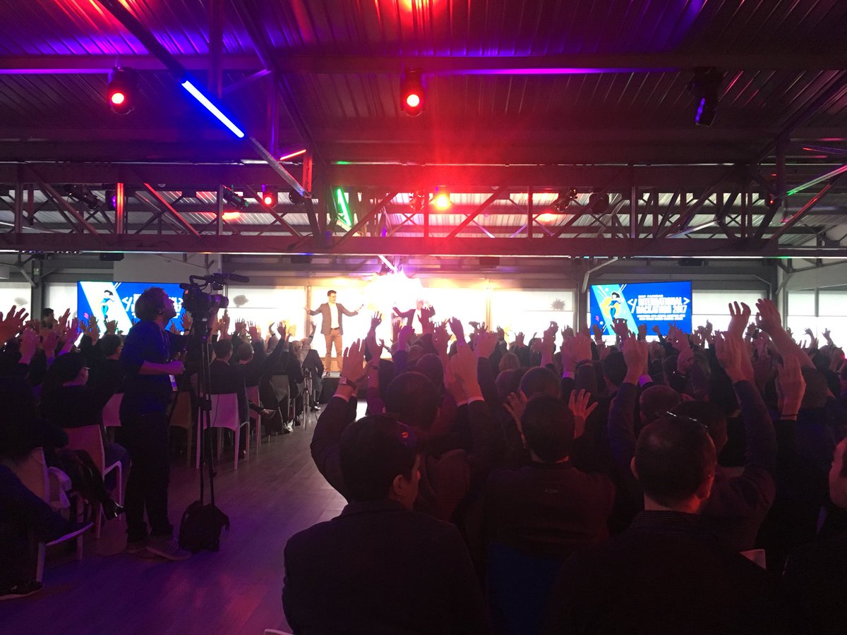 artosilvia's tweet image. Wow! We just use our super power to light the room. An incredible view appears! And now, first Pitch @Tetrao_eu 💪🏻 ! #SuperDemoDay #InternationaHackathon