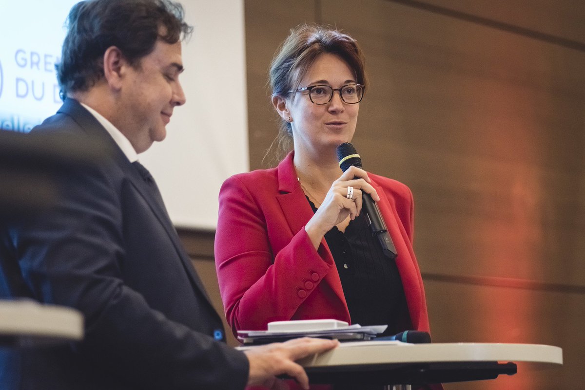 actusdudroit's tweet photo. Stéphanie Fougou : « TousDroitsDevant est un think &amp; do-tank qui oeuvrera pour une famille du droit unie » #grenelledudroit @AfjeAfje @StephFougou @CercMontesquieu @Droits_Devant https://t.co/q5gFd7KYbG https://t.co/dpJXlrWpYv