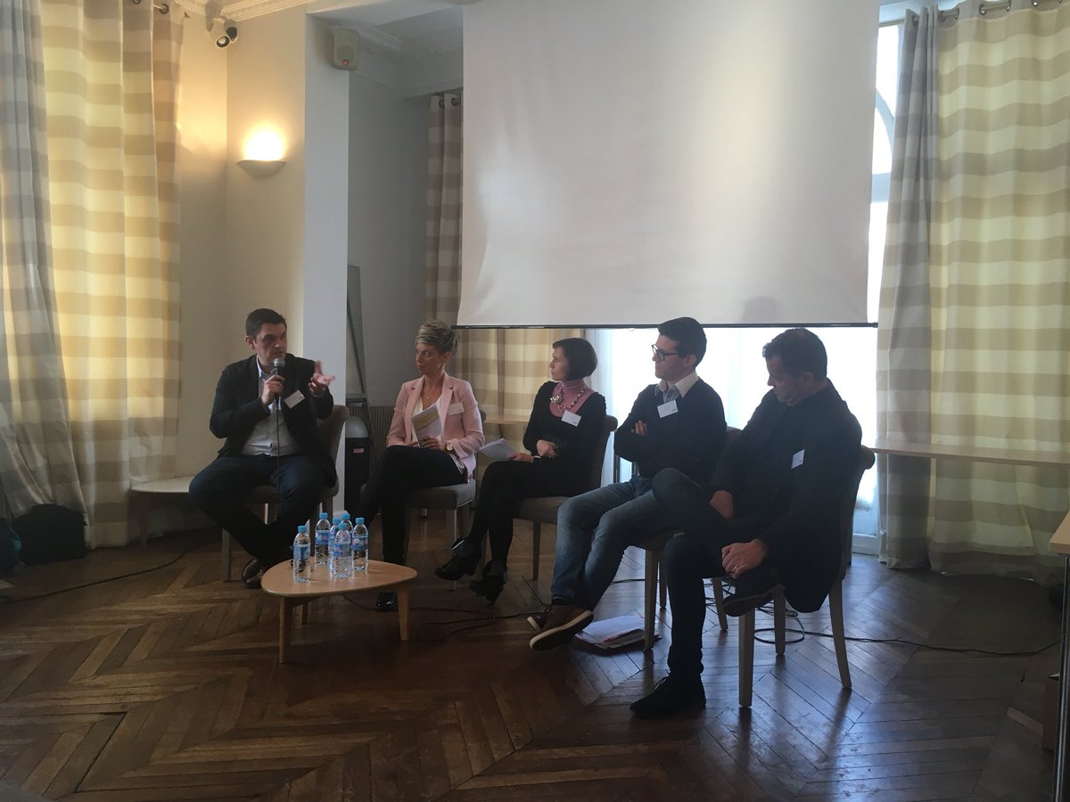RaphlDiD's tweet photo. Club de la performance énergétique : table ronde et retour d’expérience d’une belle rénovation avec passage au #gaz @SarTruong @Cegibat @GRDF https://t.co/QHcvj9UHfn