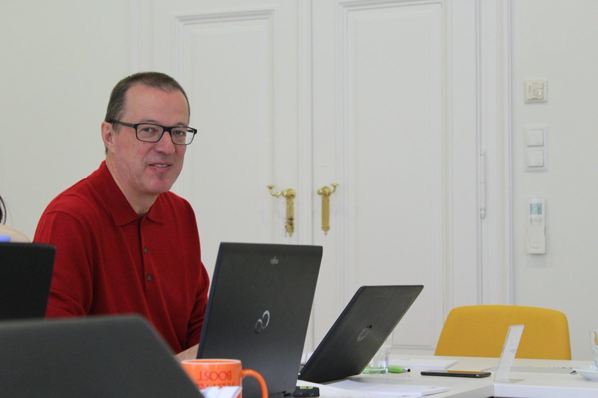 my_ueg's tweet photo. Meeting day @ the House of European Gastroenterology! Our Scientific Committee is already working on the programme for #UEGWeek 2018. https://t.co/o3JVMnfVfj