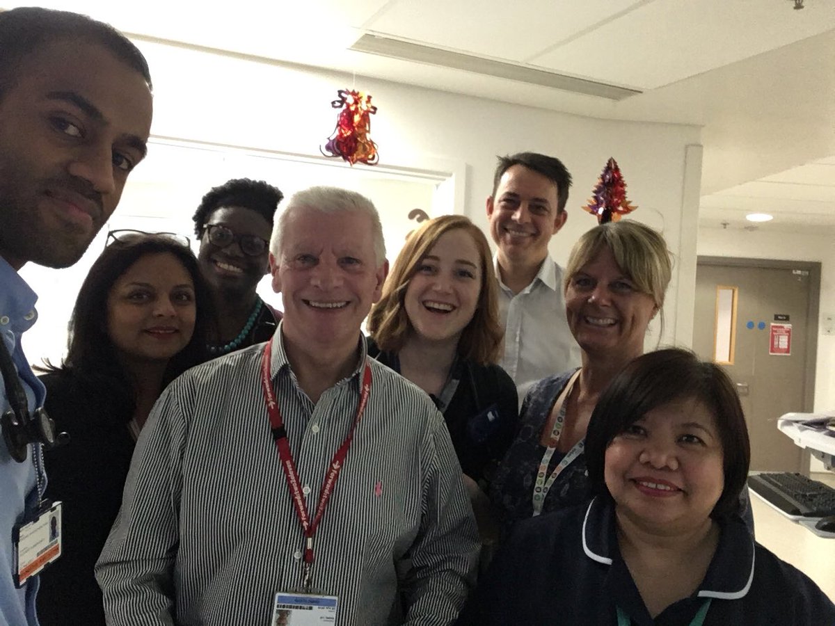 Celebrating #WorldAidsDay on 13F ward <a href="/NHSBartsHealth/">Barts Health</a> with <a href="/NashaMatin/">Nashaba Matin</a> and the team!