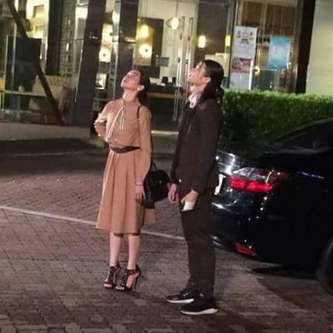 AvelinaDanggoy1's tweet photo. Ganyan na ganyan ang songsong couple nong tinaitingala nila ang bituin sa langit.haisss mga JenGil fans walang iwanan sa ire......
#JenGilForDots https://t.co/iINMfTcWVQ