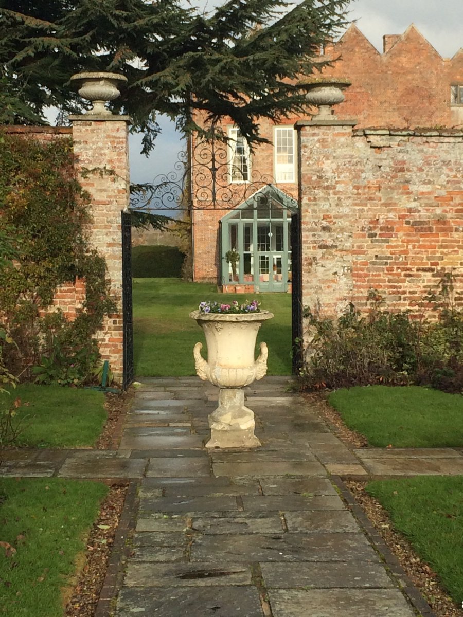 The Art for Cure team enjoyed a visit to Glemham Hall this week, to carry out a recce for next spring's exhibition! It was a real privilege to have the place to ourselves for the whole day, to plan what is going to be an amazing event again! #artforcure #breastcancer #charity