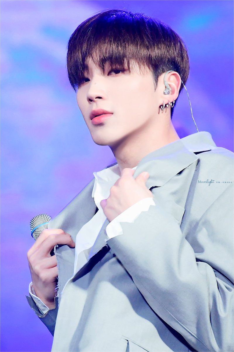 Moonlight950206's tweet photo. 하..ㅠ
그게 되나, 적당히 좋아하는 게..
#종업 #문종업 #종어비
@BAP_Jongup https://t.co/Ytx1sj0tin