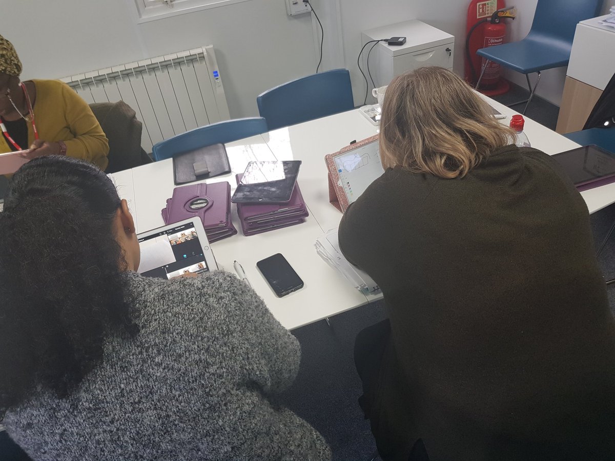 Creating a learning community and sharing our knowledge when using ipads in the classroom