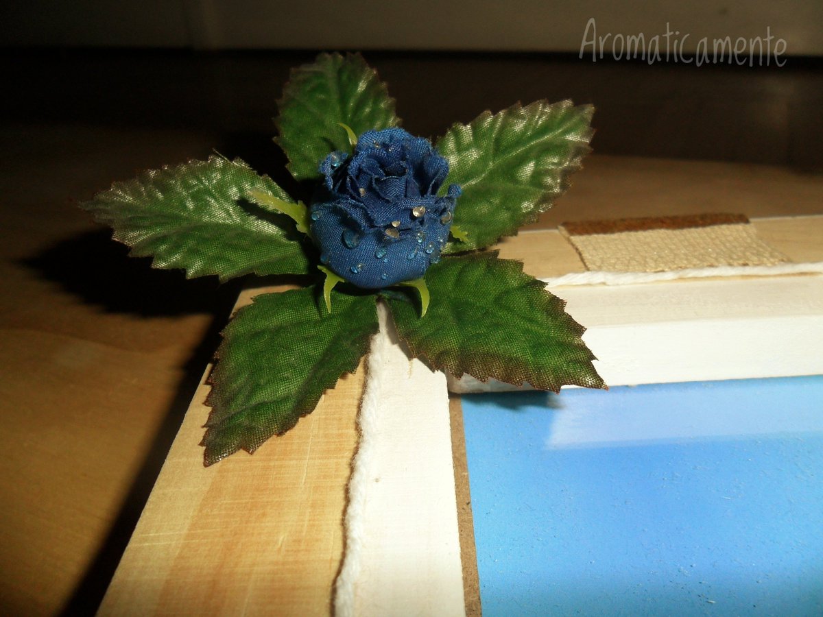 Aromaticamente1's tweet photo. PORTAFOTO in legno decorato: #portafoto #faidate #diy #handmade https://t.co/ChllZ1cpyZ