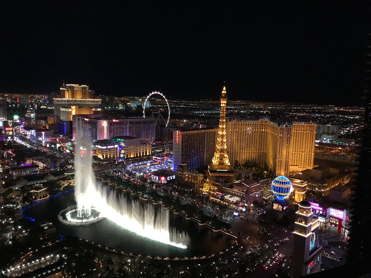 TailormadeV's tweet photo. The BEST room view in Vegas. Agree? @Cosmopolitan_LV #Balcony #bellagiofountains #TerraceSuite #chelseatower https://t.co/lPoNvqAZi5