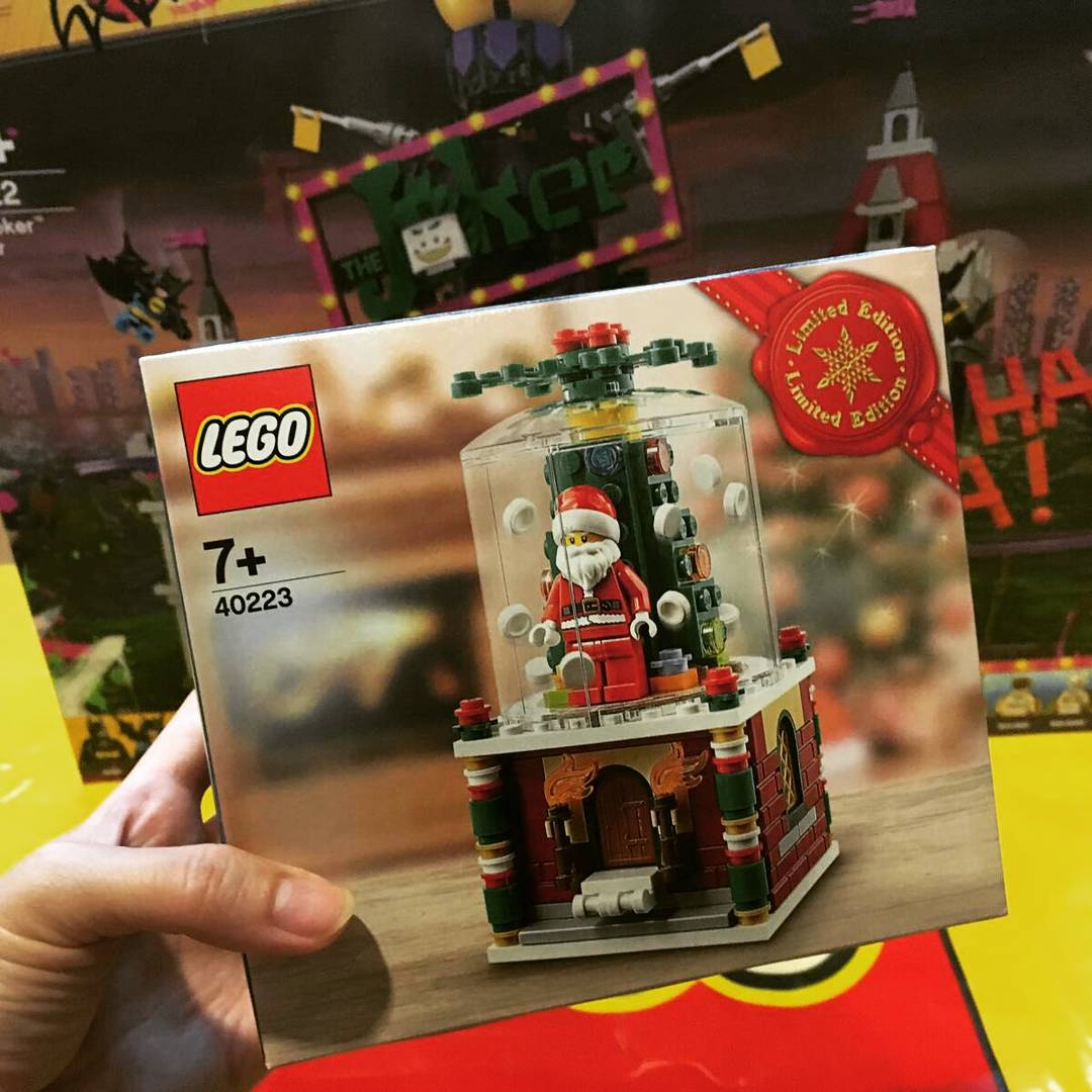 thebricktherapy's tweet photo. Just in! #LEGO Joker Manor, can't wait to start. Stay tune to next video. Comes with gift with purchase, #Snowglobe 40223
#afol #thebricktherapy https://t.co/LTadkwn5na