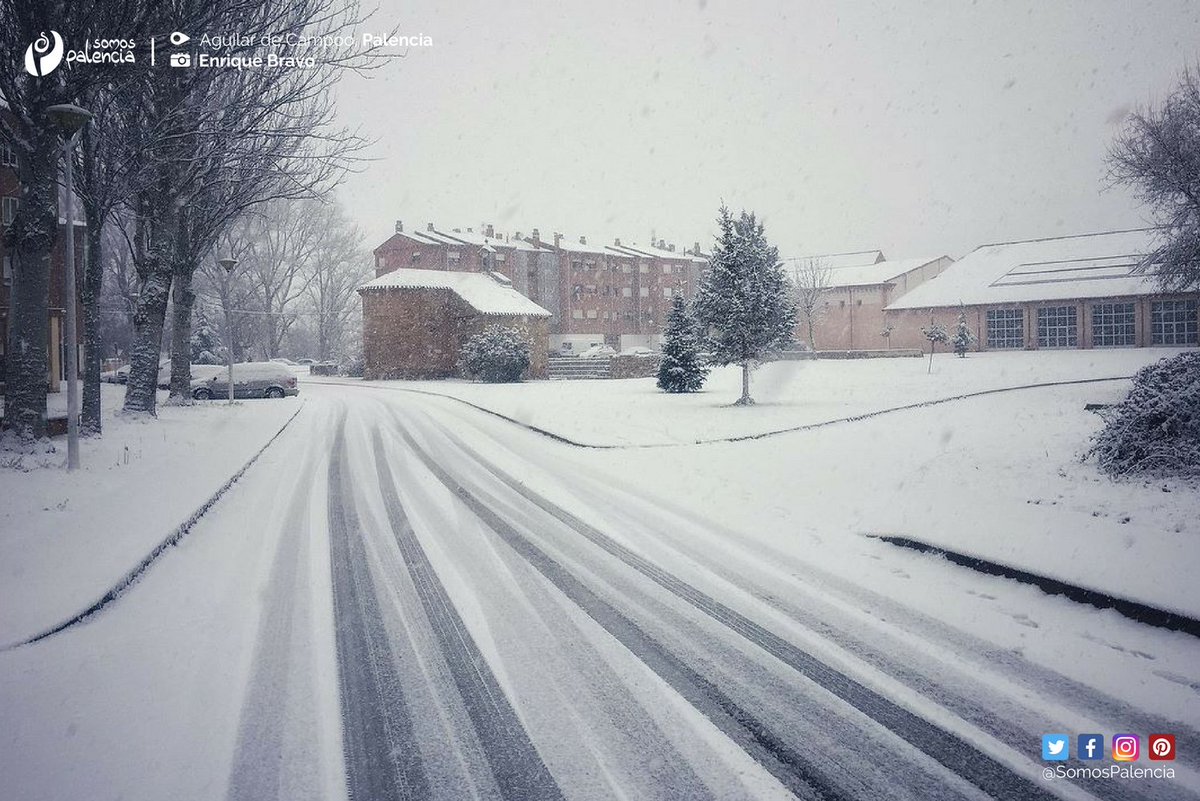 Un manto blanco viste ya a Aguilar de Campoo #Palencia ❄️☃️
