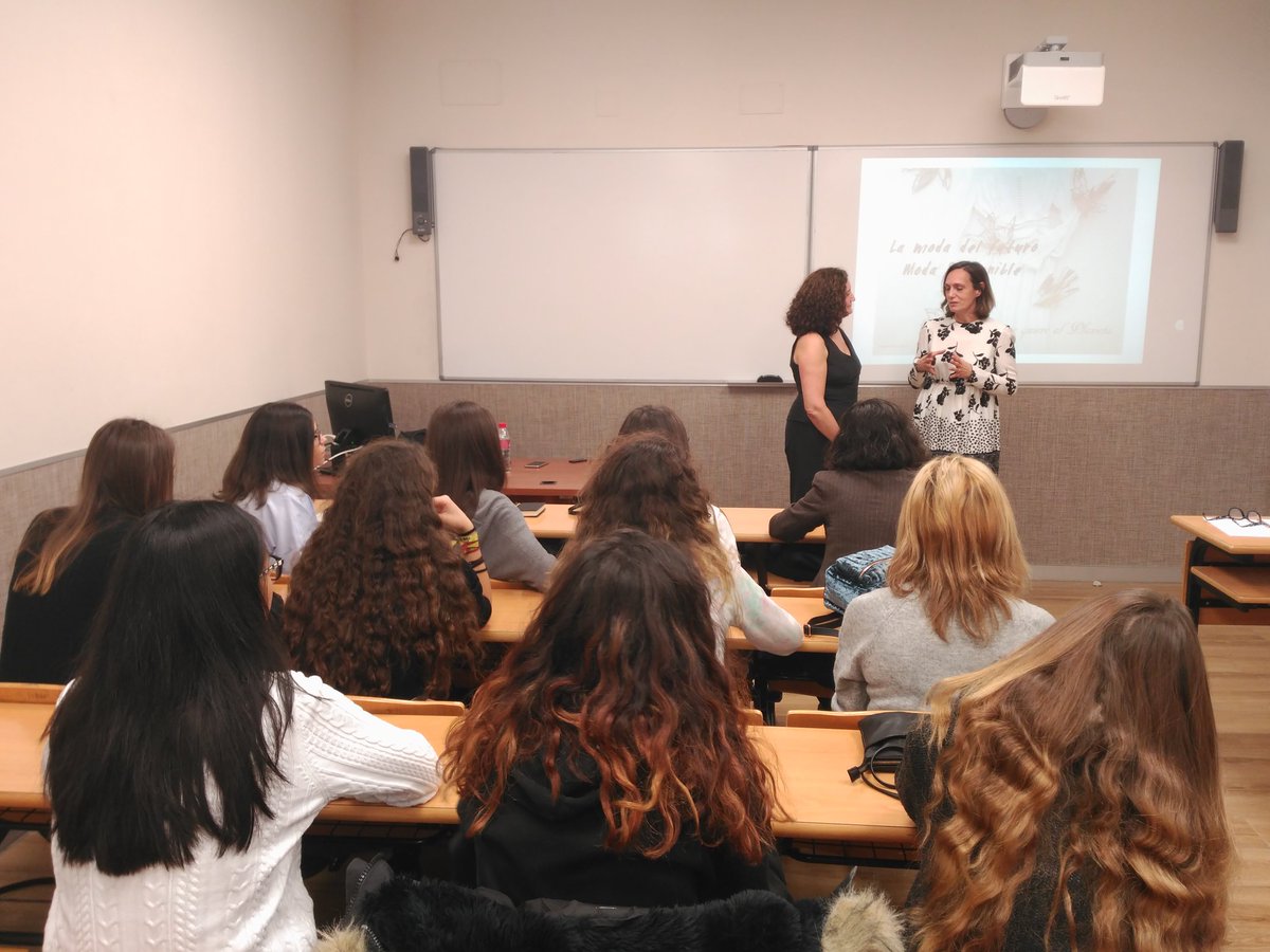 Nebrija's tweet photo. Comienza la conferencia de moda sostenible impartida por Paloma G. López, presidenta de #MSMAD (Asociación de Moda Sostenible de Madrid) #ModaEnNebrija https://t.co/u47gi6WZvz