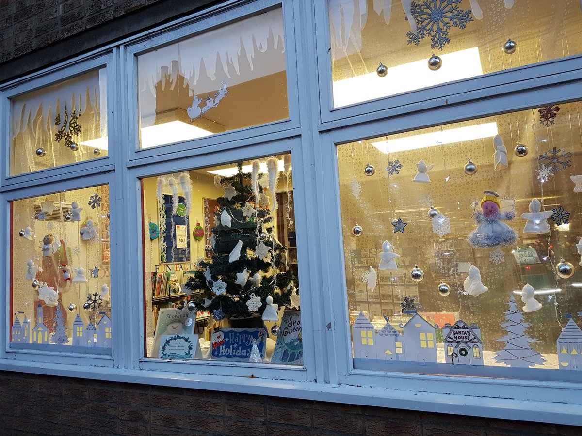 ERLibraries's tweet photo. Huge CONGRATULATIONS to the #knitandnatter group at #ERLibraries Hedon, whose wonderful contributions to this beautiful #festive display have helped us to win the Christmas Window Competition for the third year in a row! https://t.co/Ej1Lni4ZnS