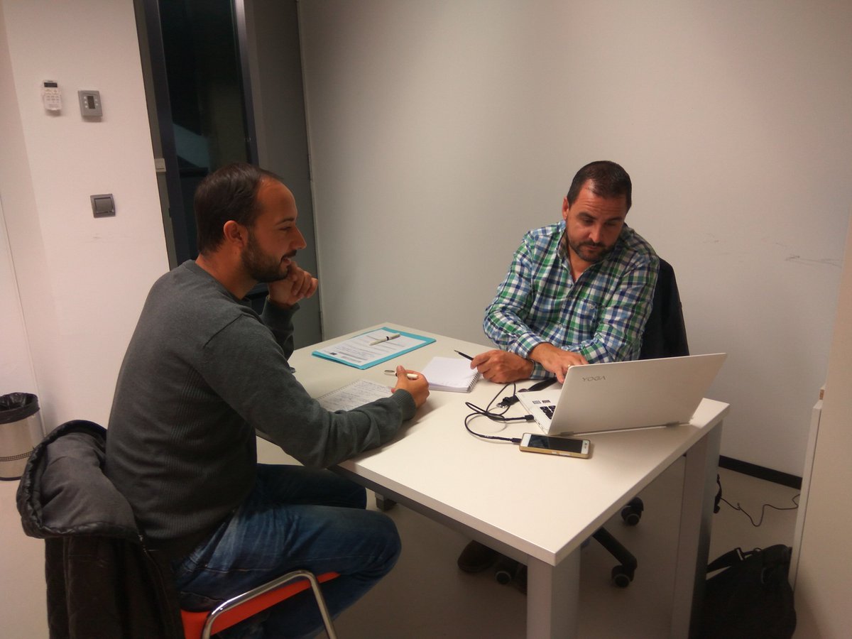 CW_Merida's tweet photo. Aprovechando los días al máximo! Al igual que el pasado martes y una vez finalizado el taller que se impartió ayer, nuestro mentor @fernangonca y coworker Javier, tuvieron sesión de tutoría. @CW_Merida @eoi @vvvaliente #SomosEoi #aprovechandoalmaximo #CoworkingMerida https://t.co/LVmWu41pFm