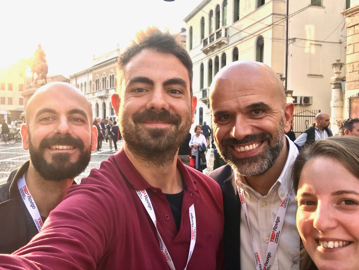 lapiumabluita's tweet photo. Selfie con @LucaLazzarini, portatore sano di #ottimismo, al termine della nostra video intervista #unasoladomanda che puoi rivedere qui
▶️https://t.co/zwEN9Yuzs8
#lapiumablu #spiccareilvolo @TEDxRovigo #TimeOnMars https://t.co/ORUk2My2r4