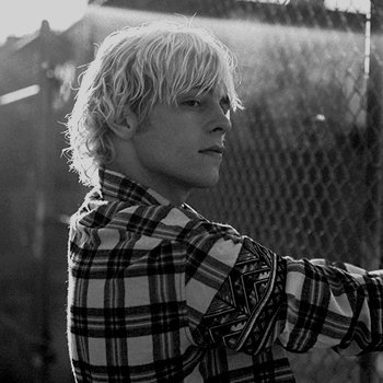 unksweet's tweet image. eu amo um homem.