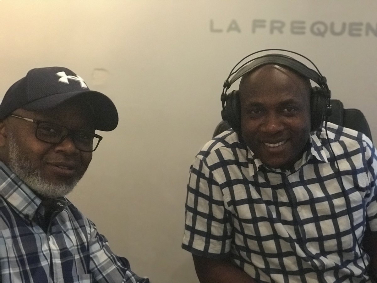 clusakueno's tweet photo. L’émission #LEDEBAT2017 a reçu ce vendredi 1er Décembre 2017, la visite d’Eric #Mapangala, en séjour en #RDC
@Mapamaje @lusakuenoc @ThierryKambundi #DRC https://t.co/bELuORVnga