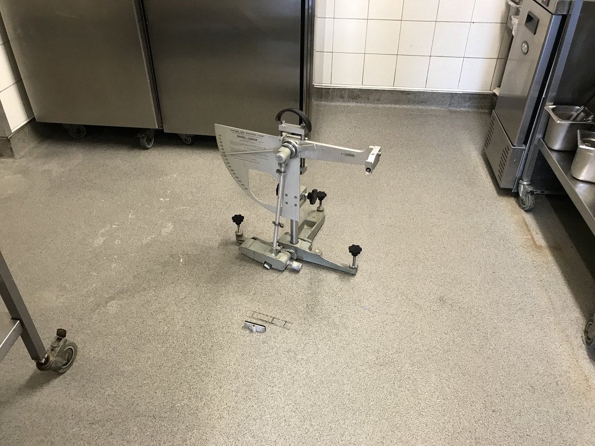SafetyDirectG's tweet photo. Safe floor floor, safe working kitchen #Love working in a warm kitchen #cold outside  ❄️ https://t.co/DsSQplwLKf