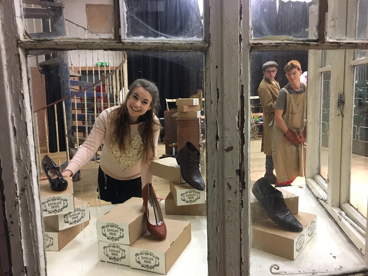 red_rose_chain's tweet photo. We have a shoe shop! Lovelace shoes! #theelves!!!! #opensnextweek https://t.co/1gdbKy3r3L
