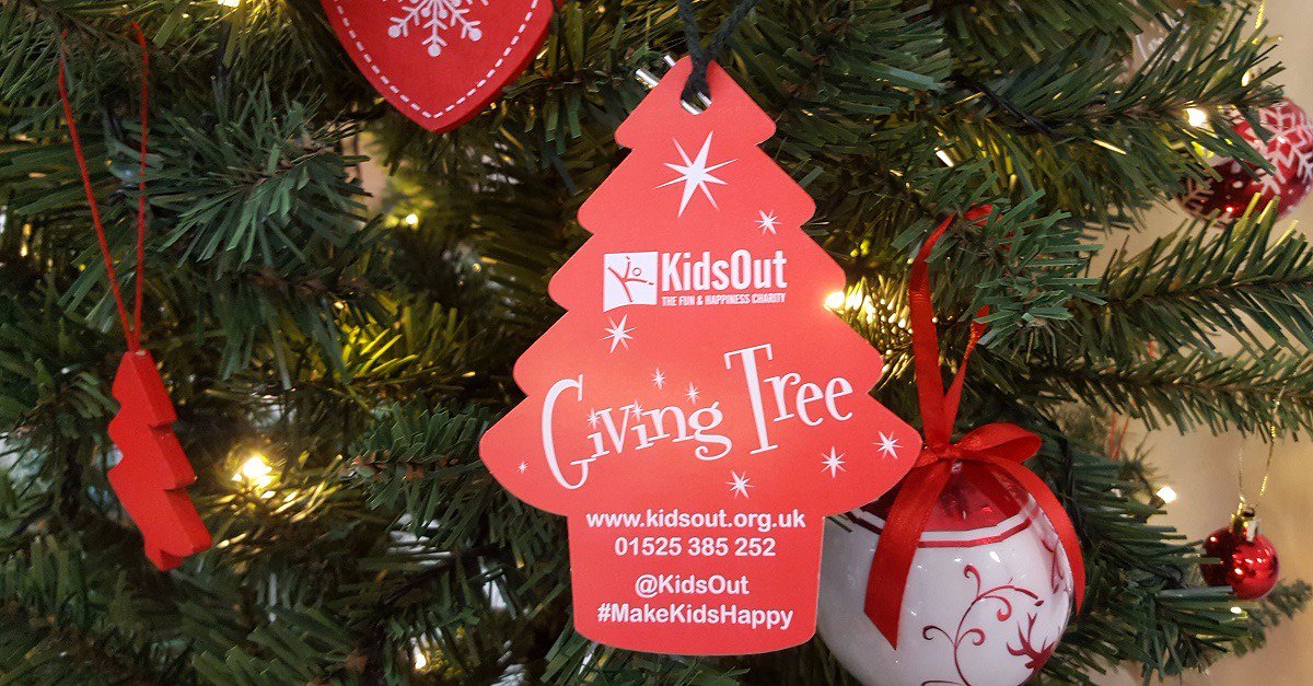 BacsUK's tweet photo. We’re pleased to be supporting @KidsOut charity this Christmas and our #givingtree2017 is now up! The organisation does fantastic work and you can find out more about them on their website: https://t.co/7JDqhAZGf5 https://t.co/XQyJikTqKM