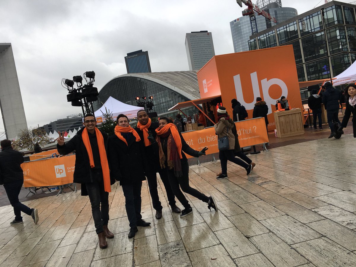 AlexLeclerc80's tweet photo. Rdv place de la #Defense ce midi pour vivre l’expérience @UpGroup / #QVT #BienEtre #convivialite #partage. Up ça fait du bien au quotidien #lesmomentsUp https://t.co/47D2qq111H
