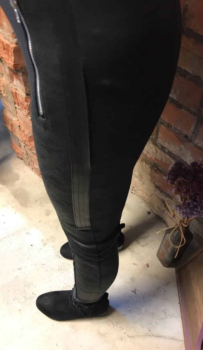 How cute is this jumper🙊 Our pink pearl jumper is available now along with our leather look leggings! Leather leggings only £26! 💕