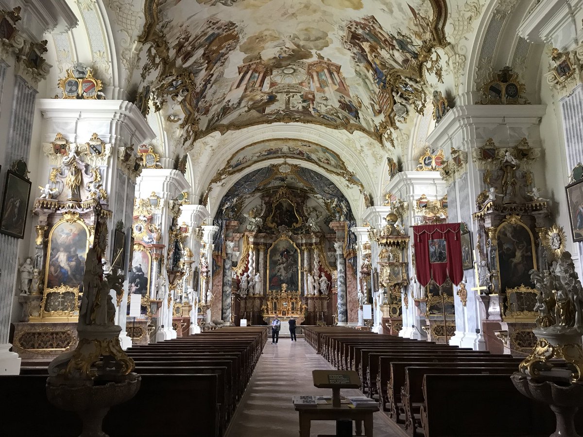 らくだ On Twitter 同じくドイツ ブルクハウゼン南 ザンクトゲオルク教会 Klosterkirche St Georg こっちの写真をホテルに置いてあった音楽祭パンフレットで見て行ってみることにした Raitenhaslachというブルクハウゼンから6km南にある Https T Co Oodn8d99pk