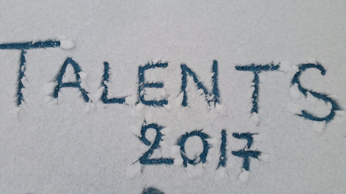CnrsAlpes's tweet photo. Jour de #cérémonie en Délégation Alpes ! A l'honneur : nos 7 lauréat.e.s de #médailles @CNRS ! #Talents2017 https://t.co/gbfAzBFOXJ