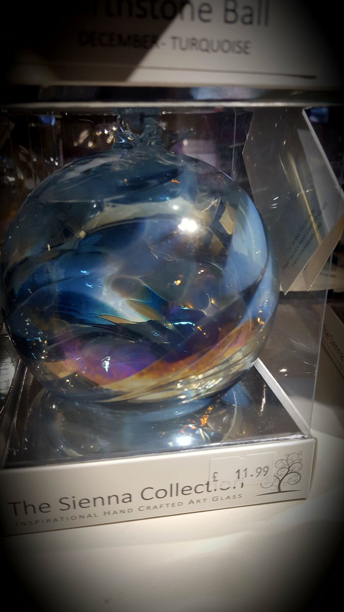 Patchwork_Pig's tweet photo. Well December is here and hurray it is my birthday month which means?? Yes! My Birth Orb Ball. Now which one to have 🤔🤔 
https://t.co/IToZ4EUWTD
#excited #birthday #birthorbball #siennaglass #decembergifts #somethingdifferent https://t.co/b1GxdskXNj