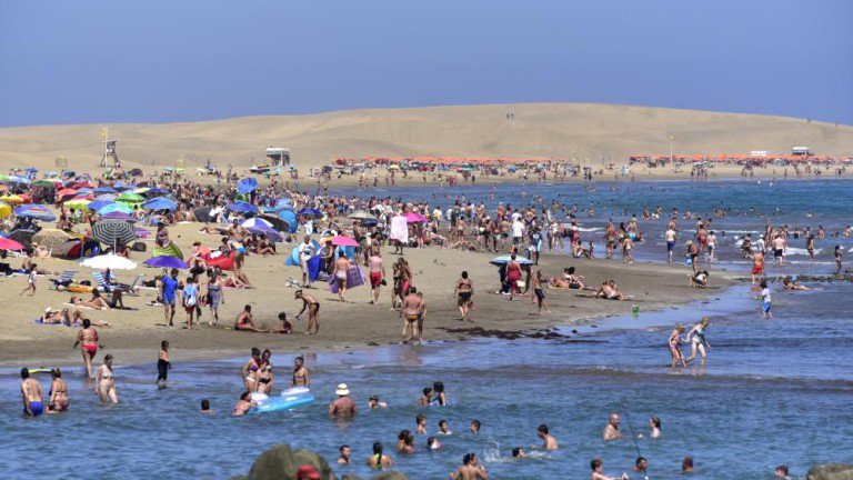 euturtenerife's tweet photo. "Canarias recibió 11,7 millones de turistas internacionales hasta octubre" ▶️ https://t.co/bLT05c4kWl #EUTUR #EstudiaEnLaCapitalDelTurismo https://t.co/K2p7fW7vxb