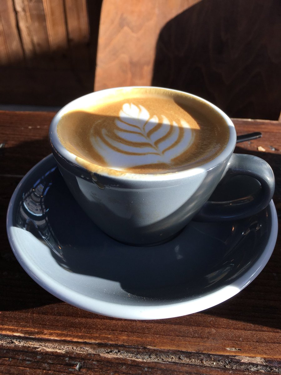 flynniec6's tweet photo. Bendito café #blessedcoffee @3FoolsCoffee https://t.co/VZKUUacgYF