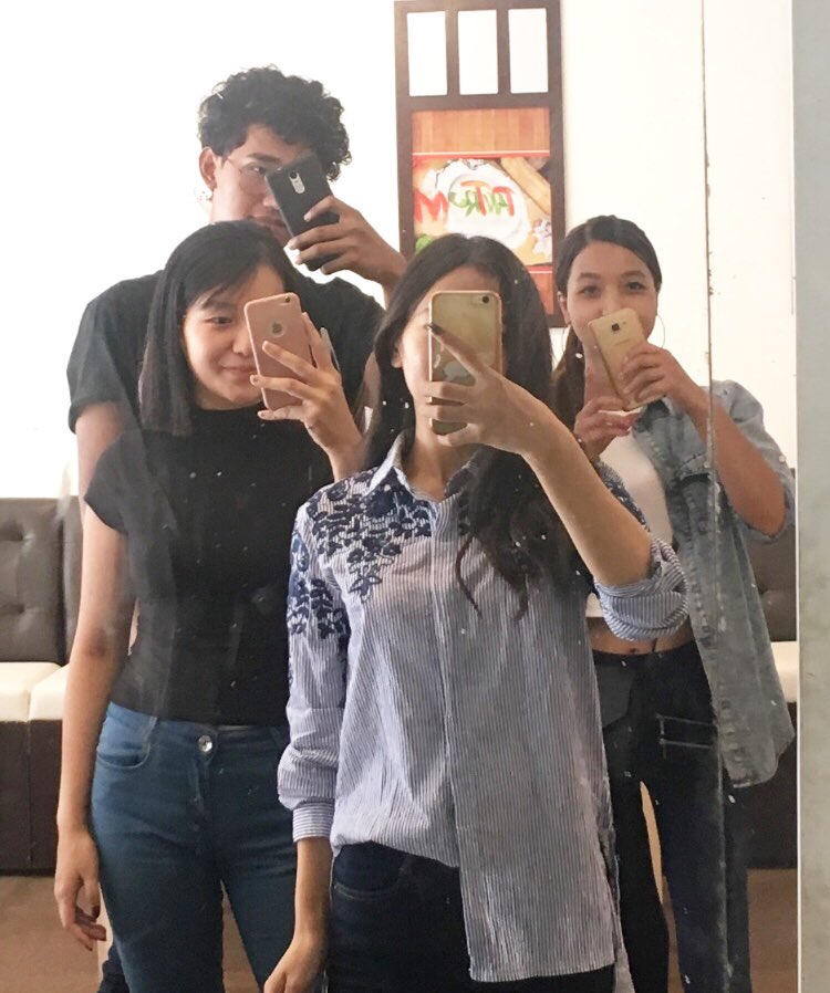 antisocialite__'s tweet photo. When your squad doesn’t trust, You taking the initiative for 🔥mirror selfie 
#trustissues https://t.co/vYsmTud66y